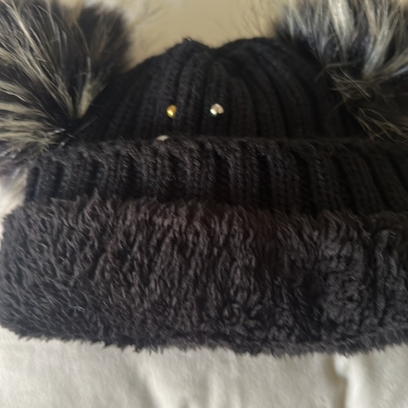 Glam Beanie - Picture 4 of 4